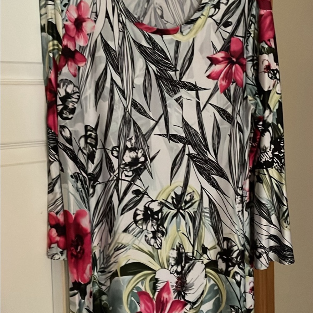 Made in Canada Designer Dress w 3/4 Sleeves